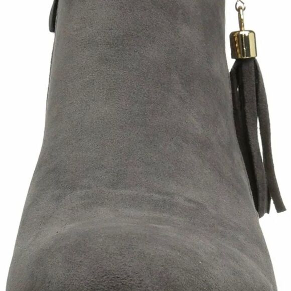 💥Brinley CO. Side zip faux suede ankle Boot Size:6 - Picture 2 of 9